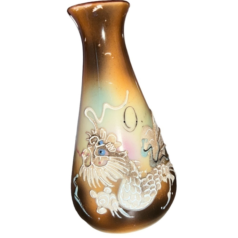 Vintage dragonware Moriage Hand Painted Detail, Porcelain Vase Made in Japan